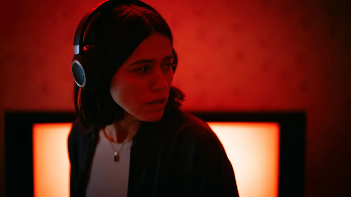 "Untertone" / © A24